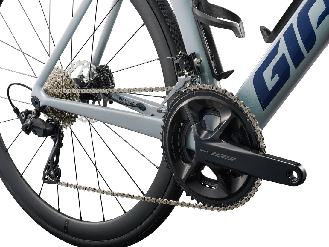 Giant Propel Advanced 2 Carbon Road Bike 2026
